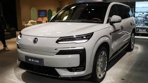 Denza N9 Flash Charge estreia na China; Brasil ainda não está confirmado