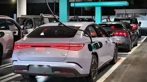 BYD apresenta carregador de 1500 kW que pode reduzir recarga de carros elétricos a poucos minutos