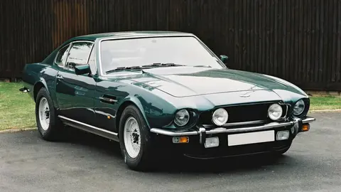 Aston Martin AMV8 1972: o V8 de presença absoluta