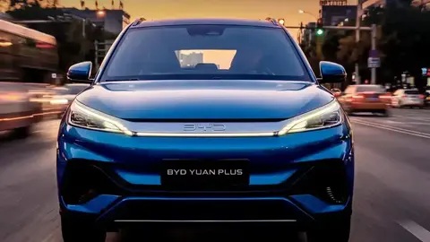 BYD Dolphin SE e Yuan Plus AWD chegam por R$ 159.990 e R$ 269.990