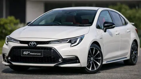 Toyota Corolla completa 60 anos com edições Active Sport no Japão