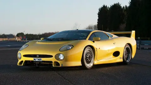 Jaguar XJ220 1992: o supercarro britânico que chegou aos 343 km/h