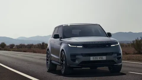 Jaguar Land Rover faz recall de 170 mil veículos nos EUA por falha elétrica que pode apagar luzes e tirar força do carro