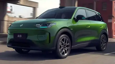 Leapmotor A10 estreia na China com bateria de 53 kWh e até 505 km CLTC