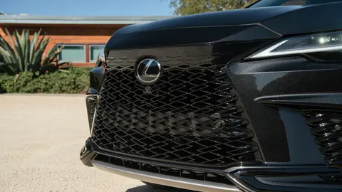 Lexus RX 2027 combina quatro motorizações e F SPORT de 366 hp