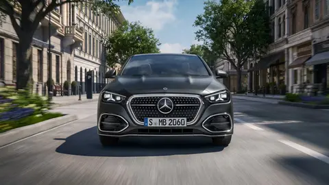 Mercedes Classe C renovado traz plug-in de 395 cv e 100 km elétricos
