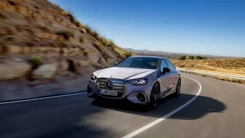 Mercedes Classe C elétrico estreia com 489 cv e até 762 km WLTP