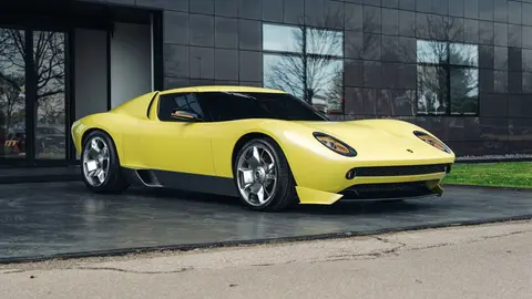 Lamborghini Miura: o clássico que criou o conceito de supercarro moderno ganha mostra de 60 anos