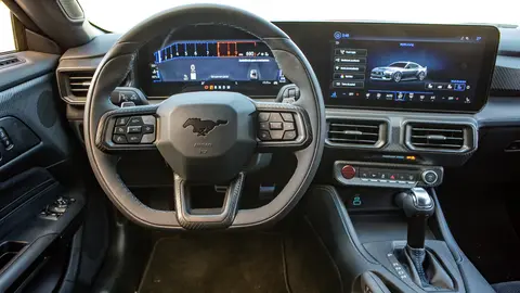 Ford testa tecnologia de leitura labial para veículos conectados