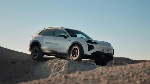Elétricos na trilha? Porsche leva o Cayenne Electric às pedras da Capadócia