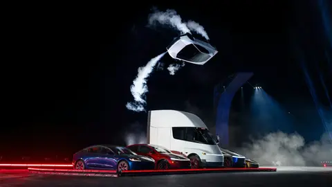 Tesla Roadster: três versões, propulsores a gás e a ambição de voar
