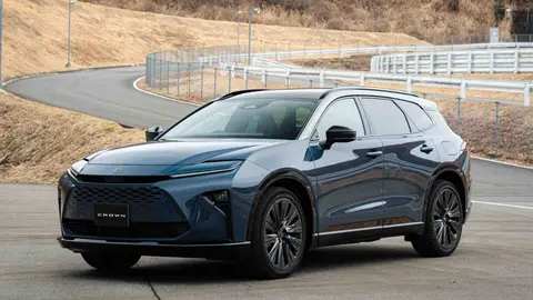 Toyota Crown Estate combina perua e SUV no Japão; Brasil não está confirmado